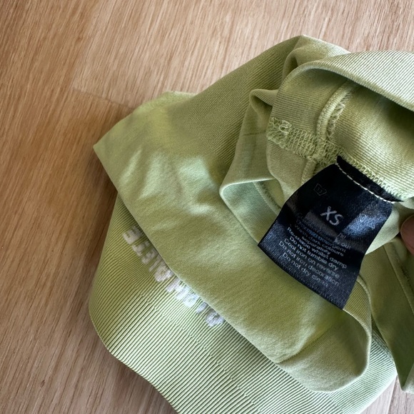 Alphalete Amplfiy “Spring” workout set - Picture 3 of 3